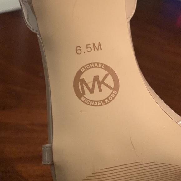 ‼️New!! Michael Kors Kimberly Patent Sandals - Picture 8 of 10